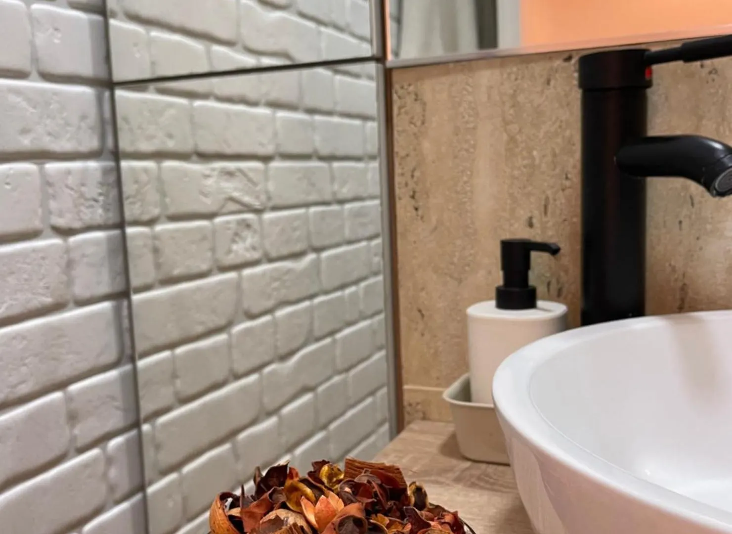Intimate Dreams Haven Apartment Bucharest
