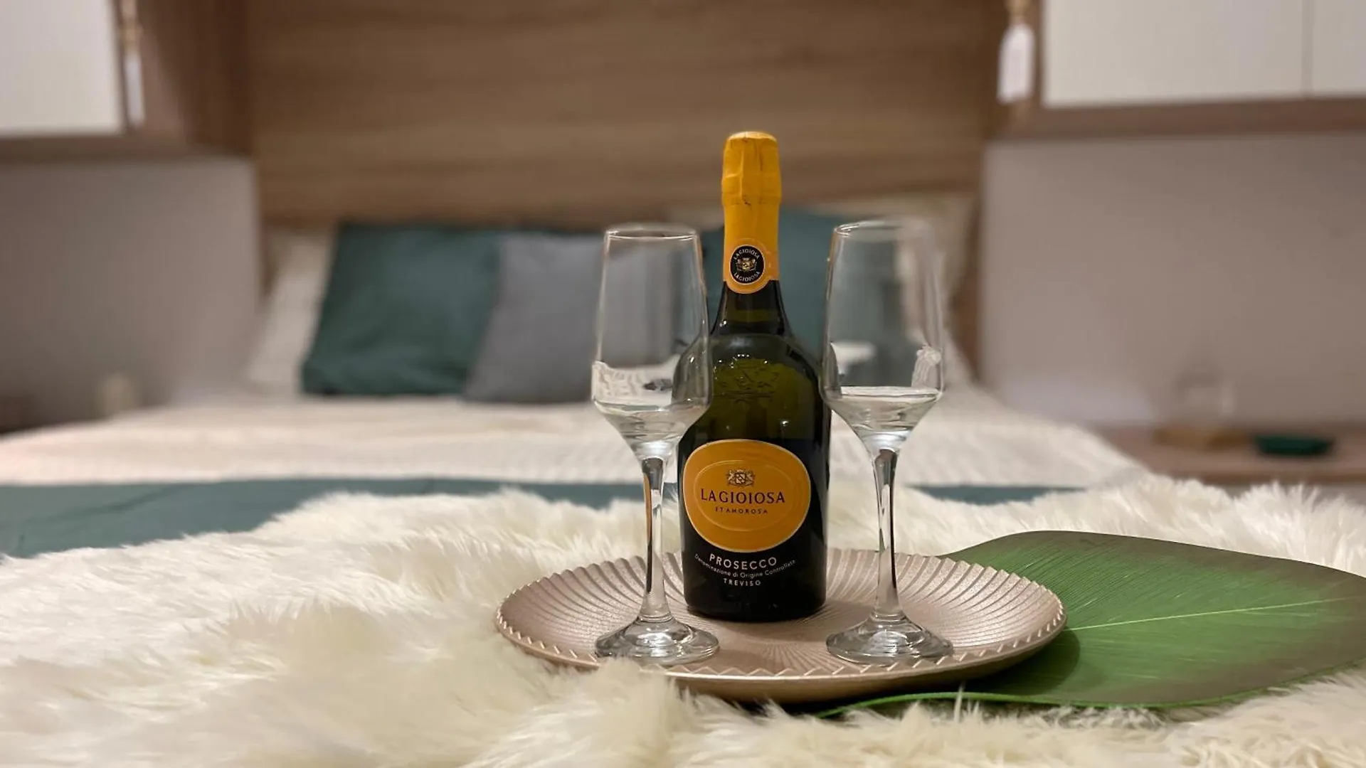Intimate Dreams Haven Apartment Bucharest Romania