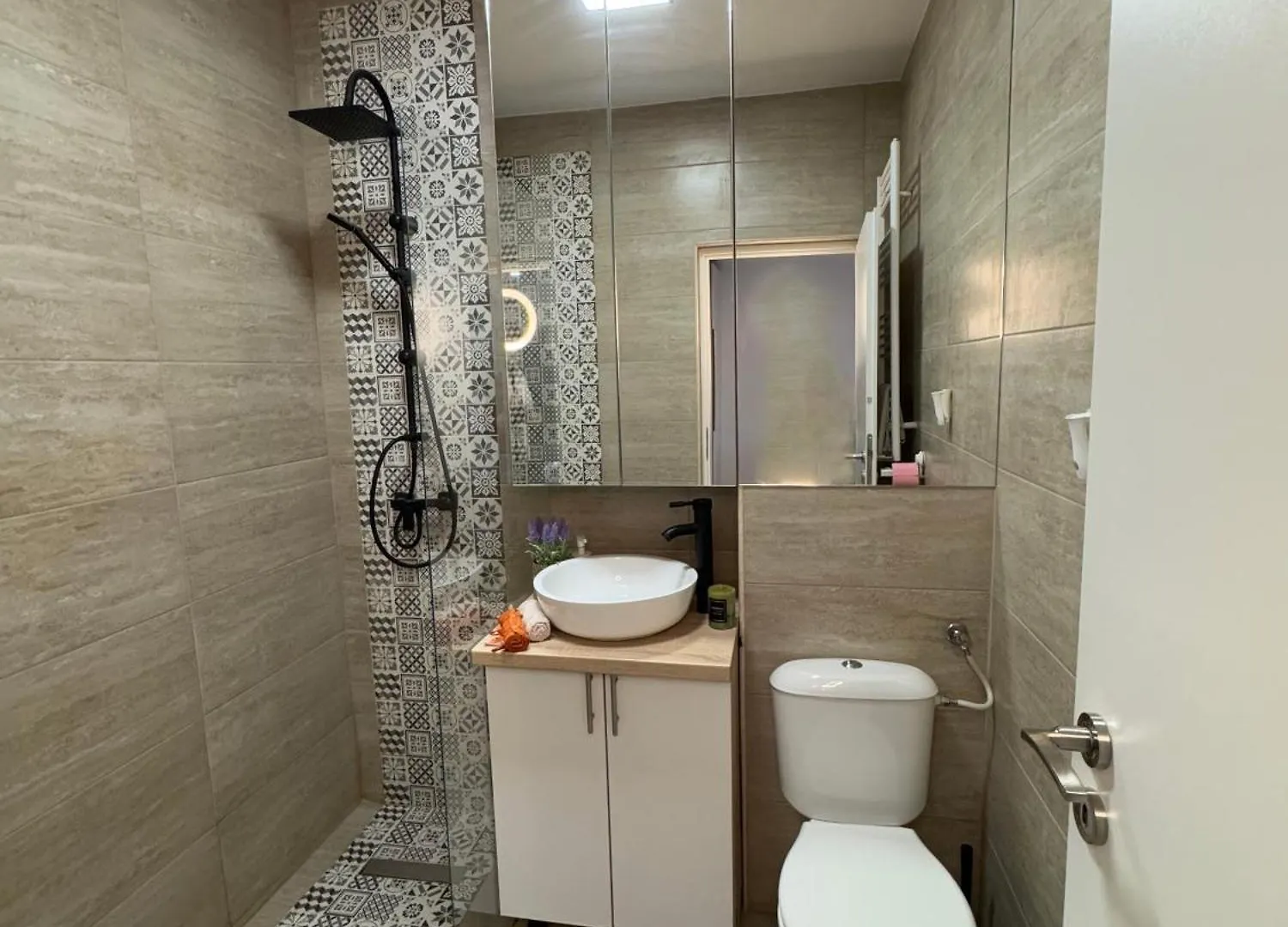 Intimate Dreams Haven Apartment Bucharest