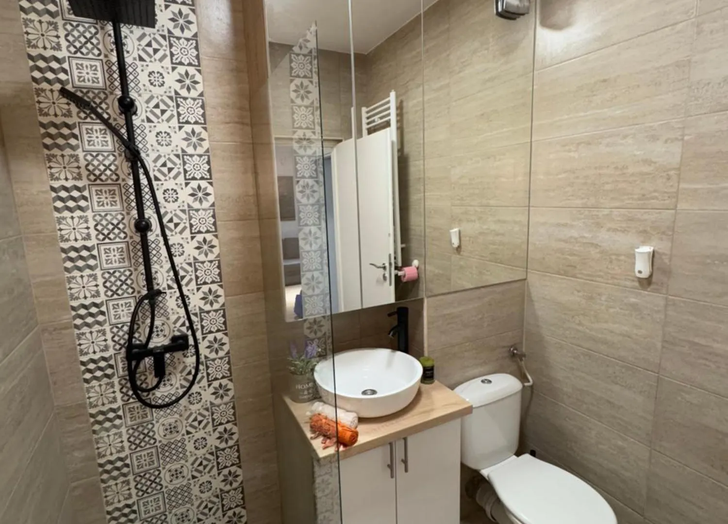 Intimate Dreams Haven Apartment Bucharest 0*,